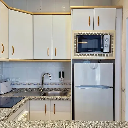 Skol 242 Excellent One Bedroom With Sea Views *