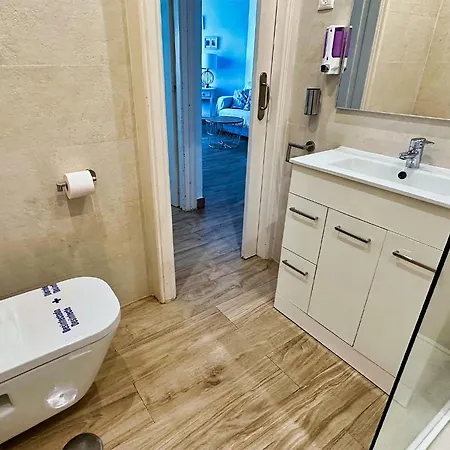 Skol 242 Excellent One Bedroom With Sea Views 马尔韦利亚